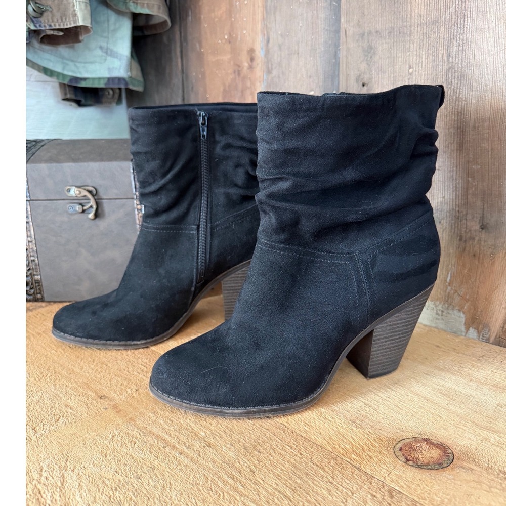 Fergalicious Wealthy-T Black Slouch Ankle Boots Size 10M Block Heel Western Boho